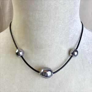 Majorica 1890 faux baroque Pearl/Leather Necklace